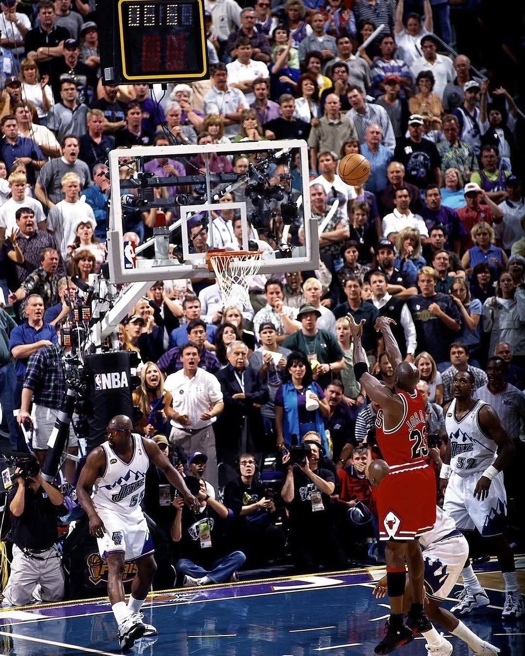 火箭鏖战公牛,莫兰特统治全场 火箭鏖战公牛,莫兰特统治全场