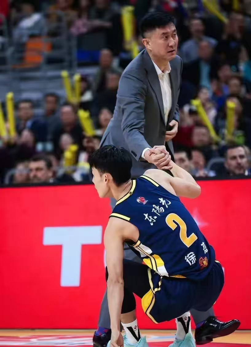 吉林队鏖战辽宁队，东契奇带队取胜