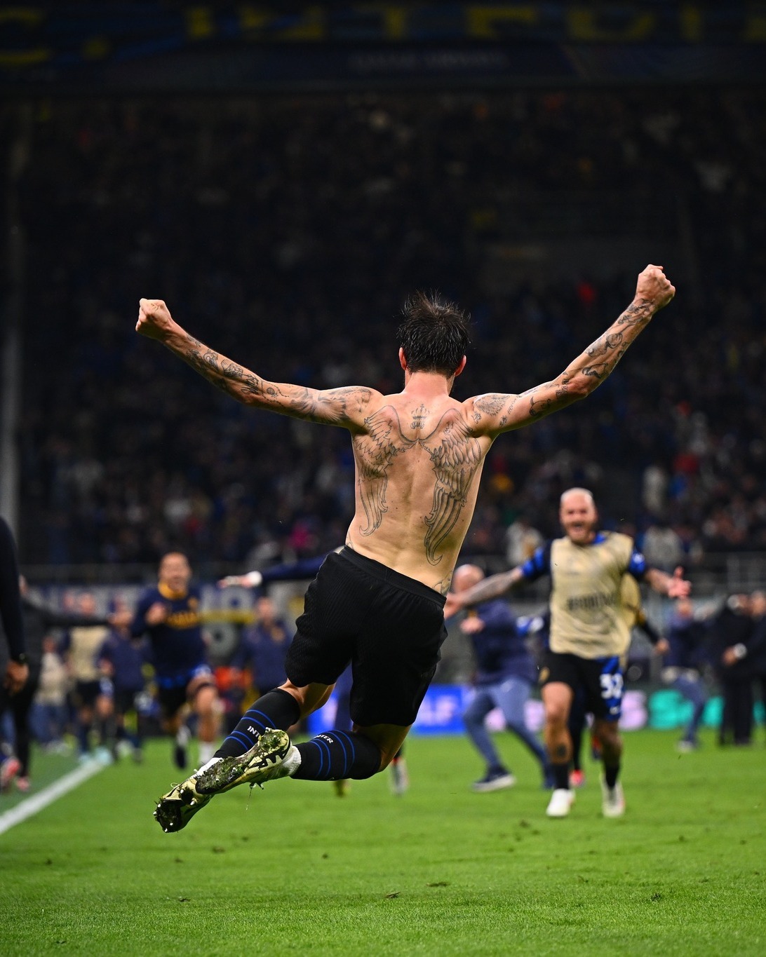 巴萨鏖战AC米兰,苏亚雷斯点燃赛场 巴萨鏖战AC米兰,苏亚雷斯点燃赛场