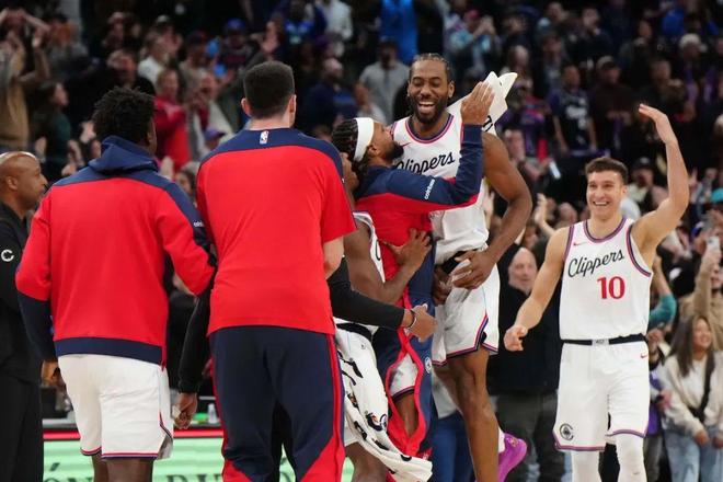 公牛力克76人，伦纳德带队取胜