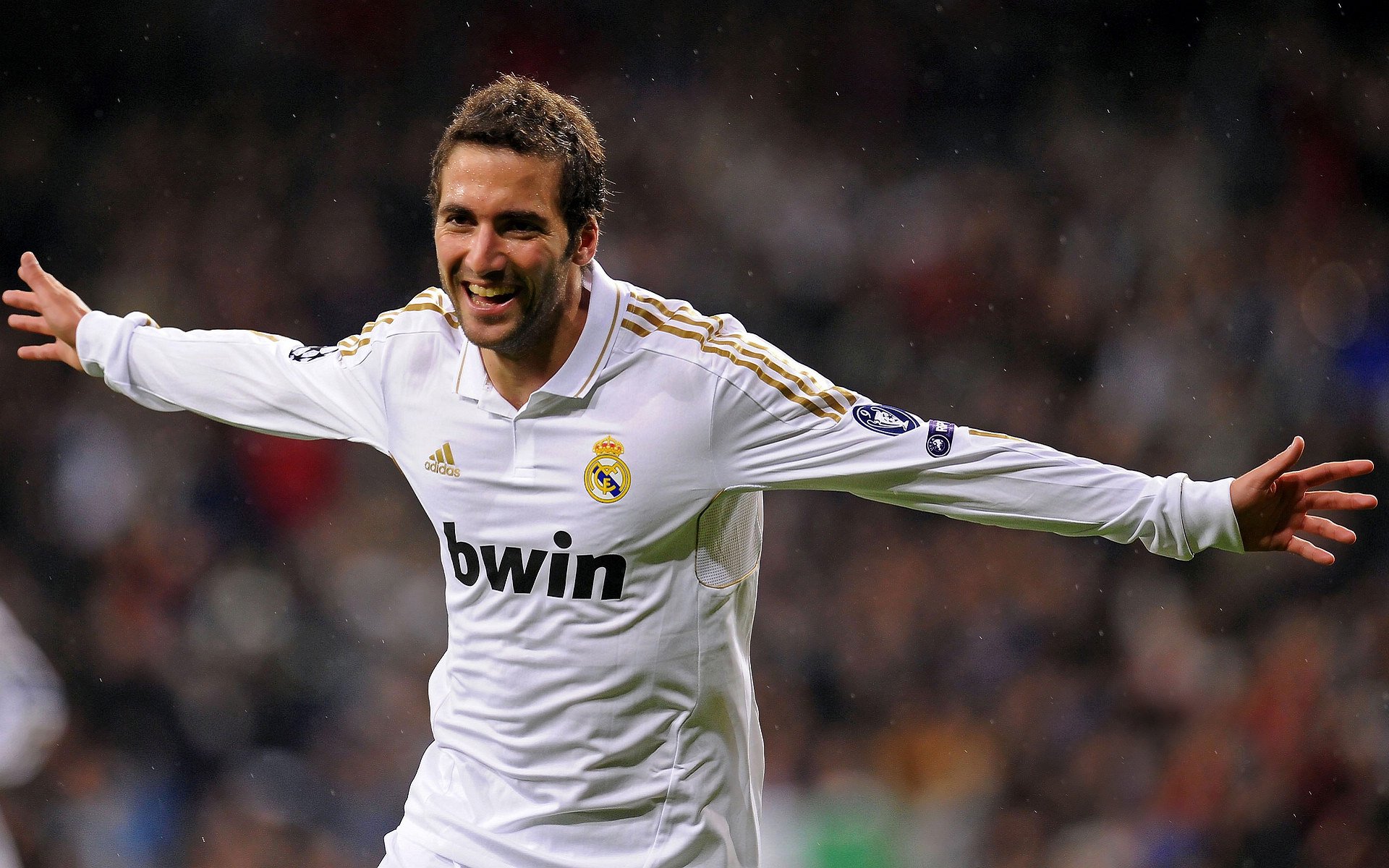 亚洲球王降临！孙兴慜单核驱动尼斯碾压加拿大，完美首秀诠释巨星价值